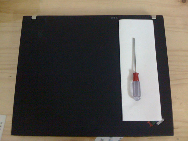 笔记本T60拆机，安装内存等图解教程